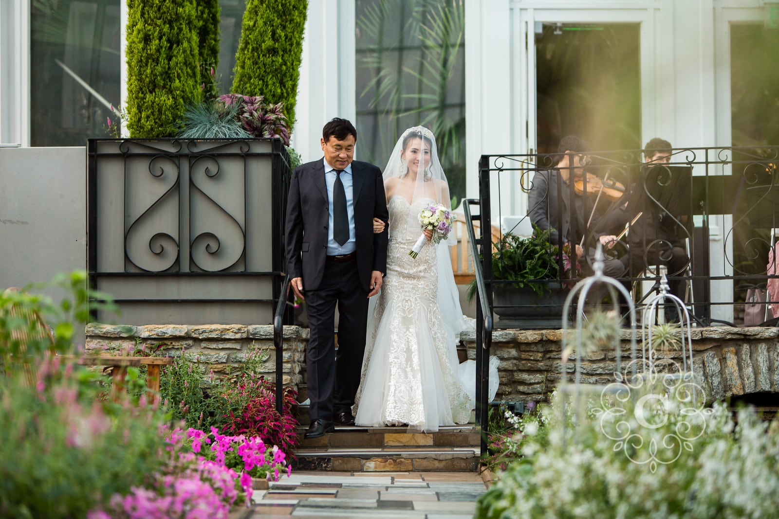 Marjorie McNeely Conservatory St Paul MN Wedding Photo