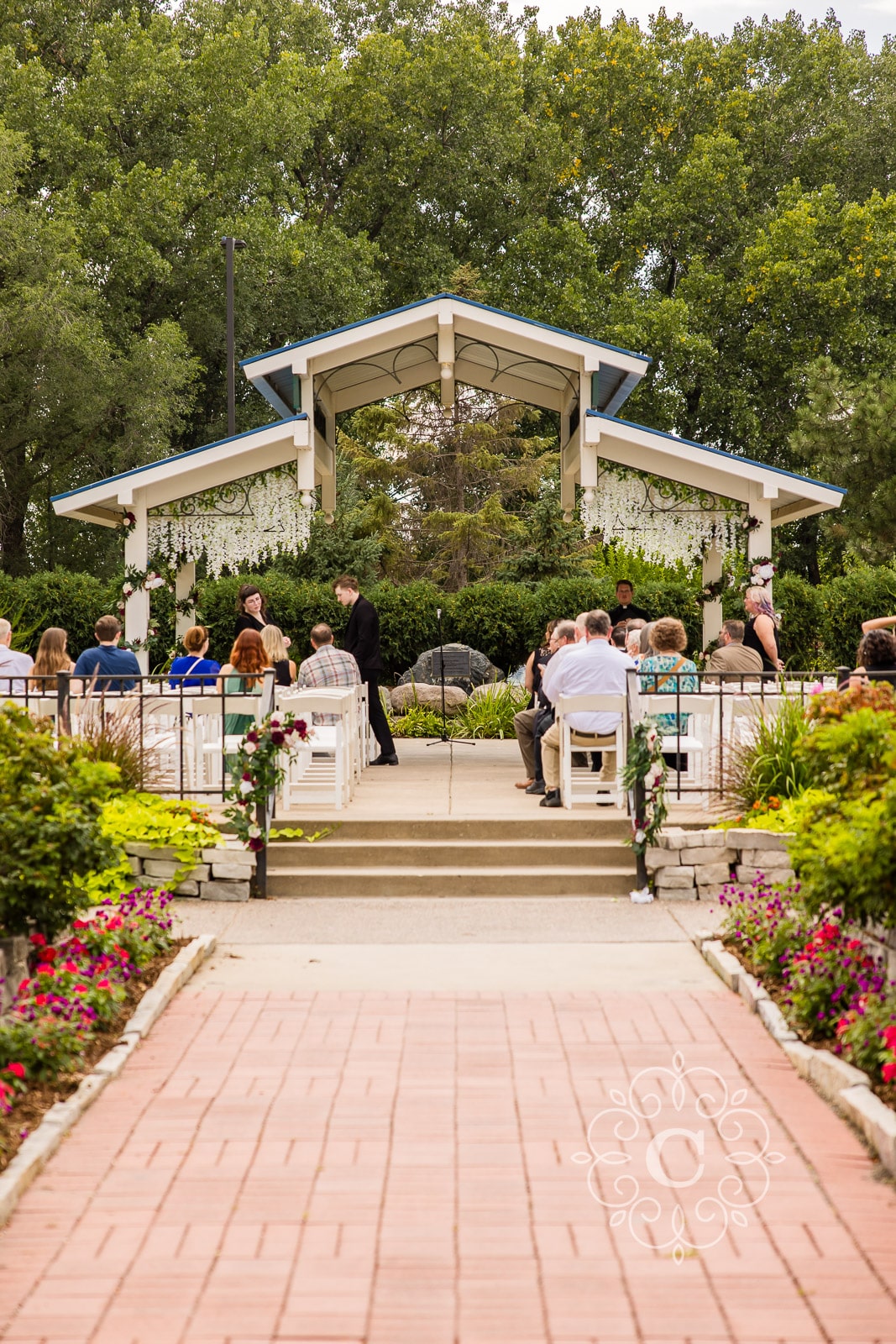 Roseville Central Park Muriel Sahlin Arboretum Wedding Photo