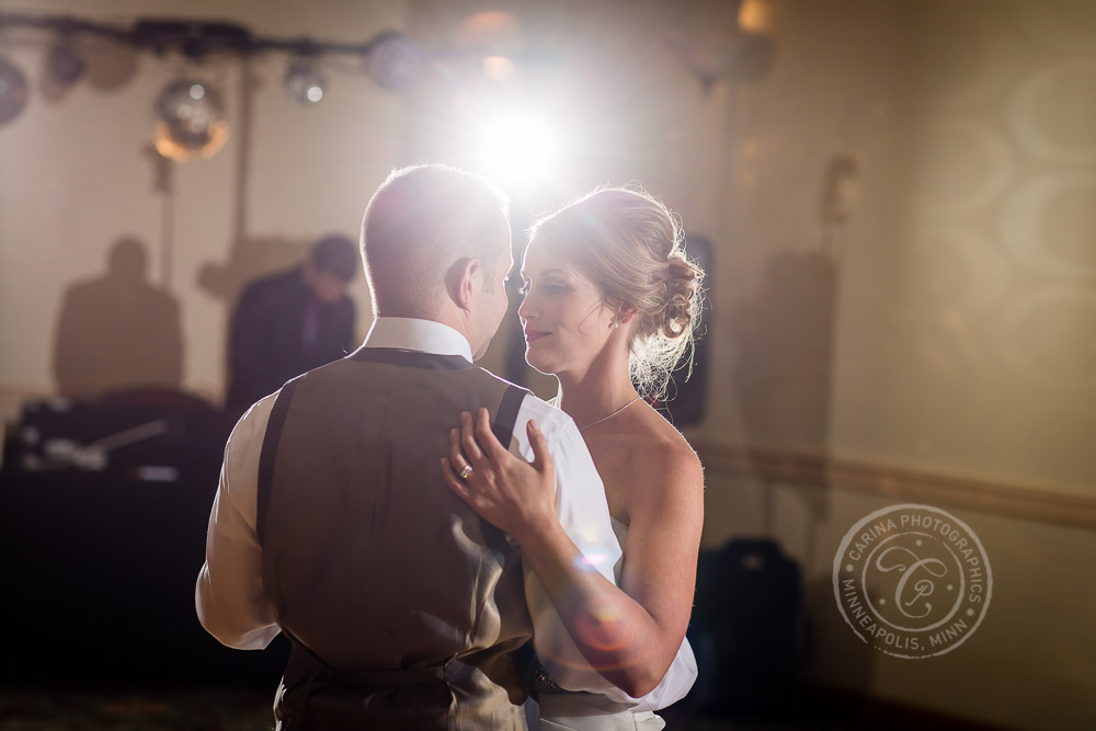Minneapolis Airport Marriott Wedding Photo