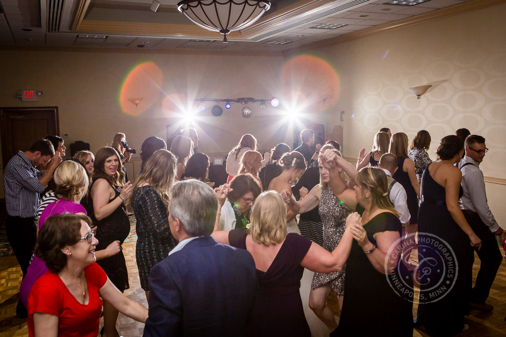 Minneapolis Airport Marriott Wedding Photo