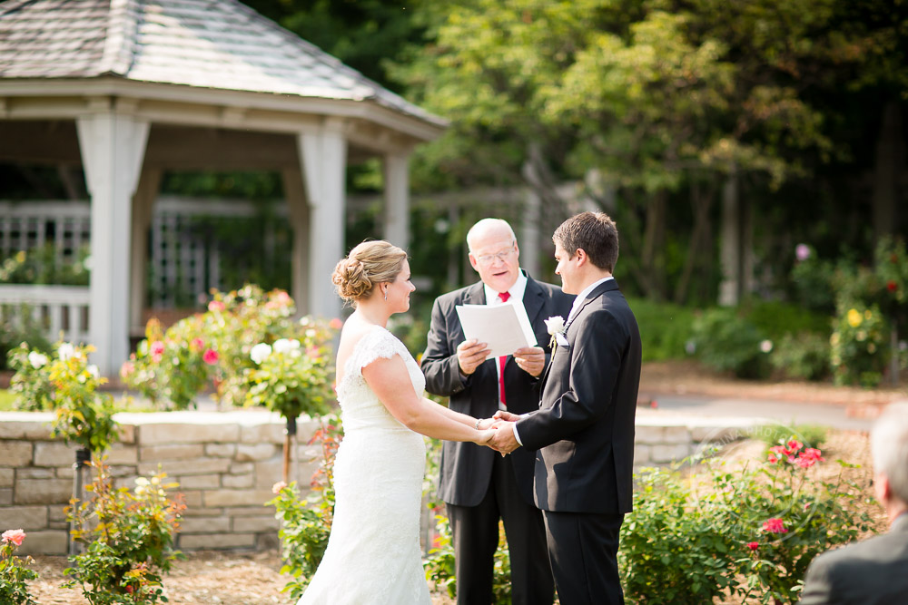 MN Landscape Arboretum Wedding Photo