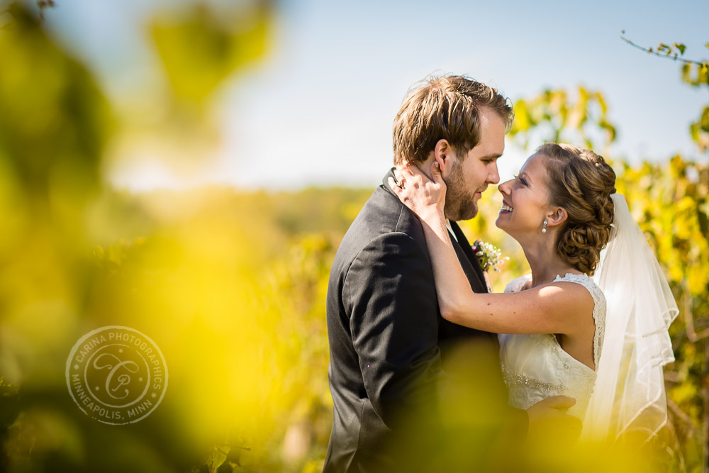 Rum River Barn & Vineyard MN Wedding Photo